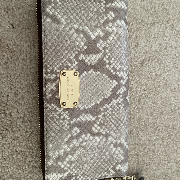 Animal print mk handbag include medium wallet - Picture 3 of 3